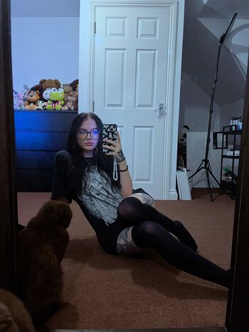 Full leaked Alice hez private photo