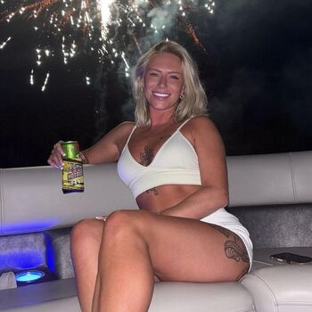 Full leaked Aliceuluv private photo