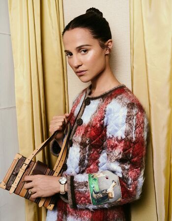 Full leaked Alicia vikander private photo