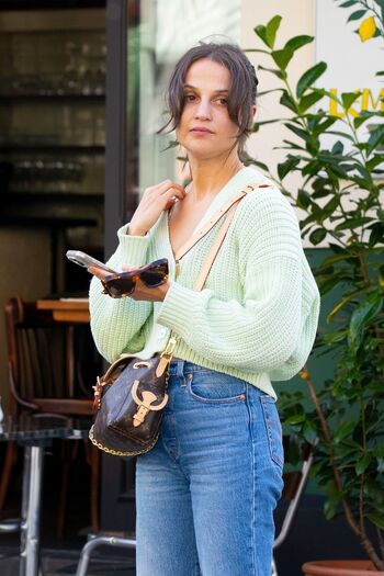 Full leaked Alicia vikander private photo