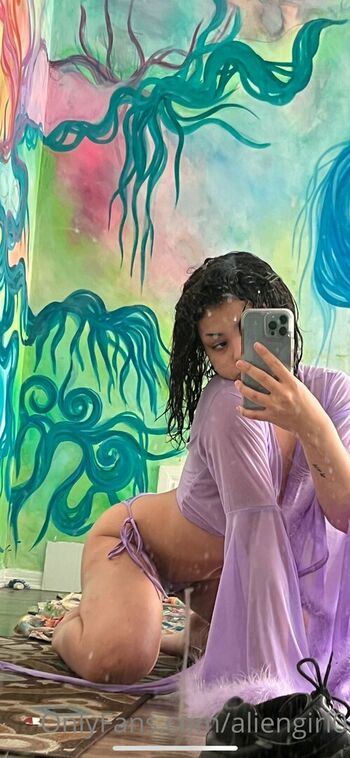 Aliengirl0