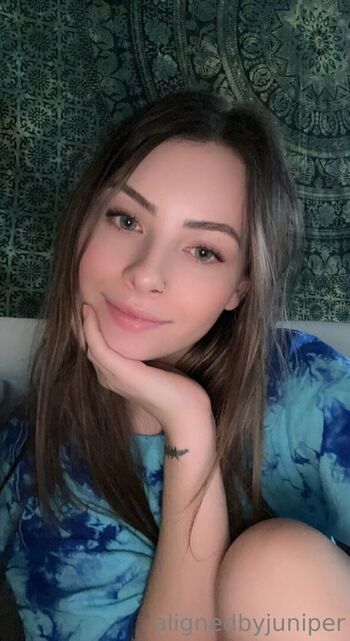 Full leaked Alignedbykarissa private photo