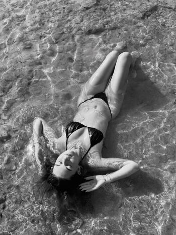 Full leaked Alizee talk private photo