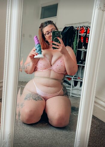 Full leaked Allaboutbee private photo