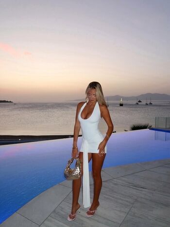 Full leaked Allielacorte private photo