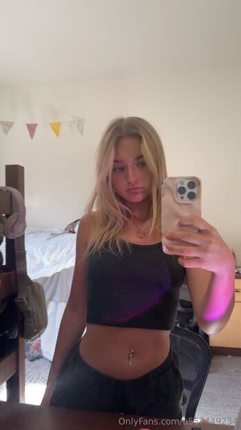 Full leaked Alliereynolds private onlyfans photo