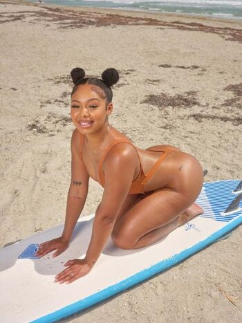 Full leaked Almondxmilk private photo