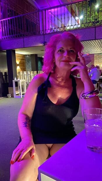 Full leaked Amalia hotwife page private photo