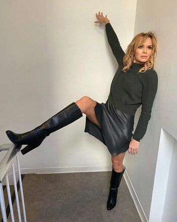 Full leaked Amanda holden page private photo