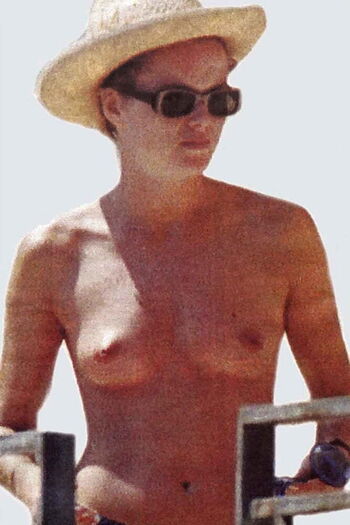 Full leaked Amanda holden private photo
