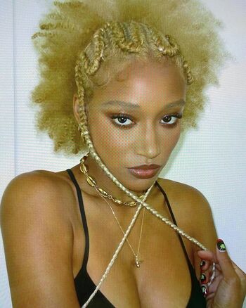 Full leaked Amandla stenberg private photo