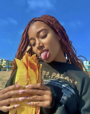 Full leaked Amandla stenberg private photo