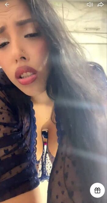 Full leaked Amateur streamers page private photo