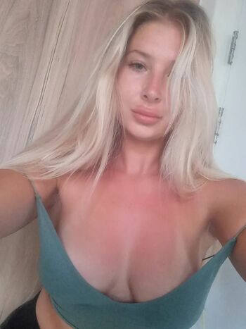 Full leaked Amber brits private photo