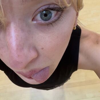 Full leaked Amber glenn  page private photo