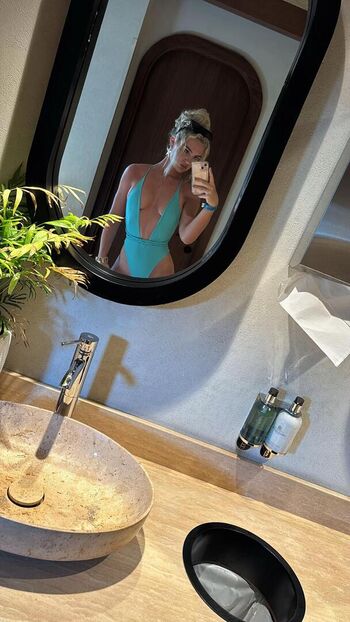 Full leaked Amelia bell page private photo
