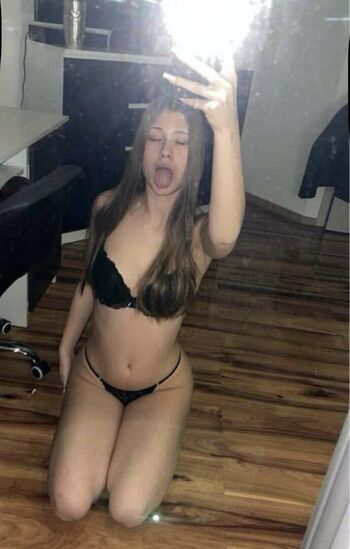Full leaked Ameliaamena private photo
