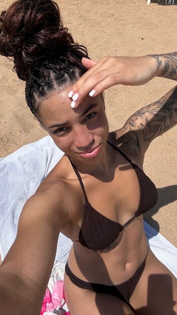 Full leaked Amiah simmons page private photo