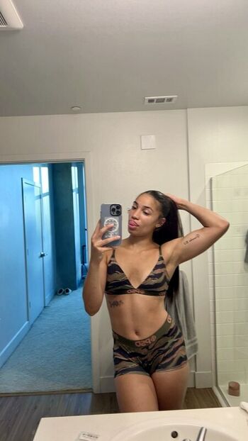 Full leaked Amiah simmons page private photo