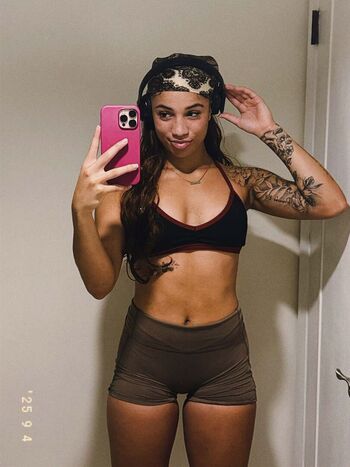Full leaked Amiah simmons page private photo