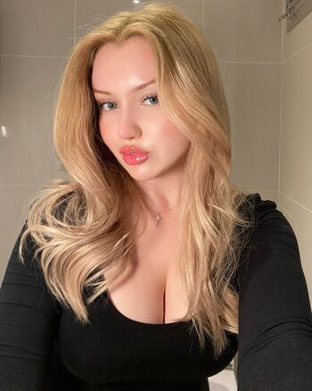 Full leaked Amine yavuz private photo