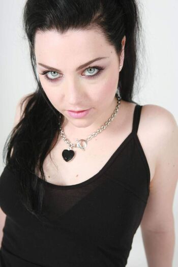 Full leaked Amy lee page private photo