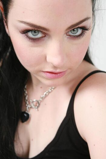 Full leaked Amy lee page private photo