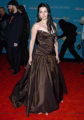 Full leaked Amy lee private photo