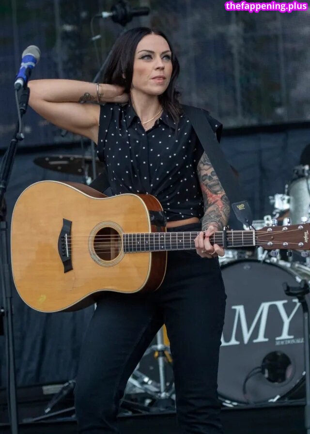 Amy Macdonald Singer