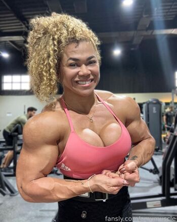 Full leaked Amymuscle private photo
