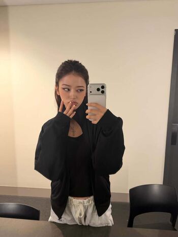 Full leaked An yujin page private photo