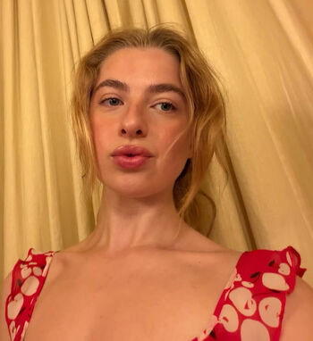 Full leaked Anais gallagher private photo