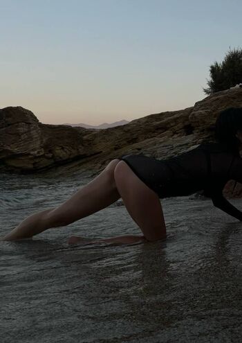 Full leaked Anannke private photo