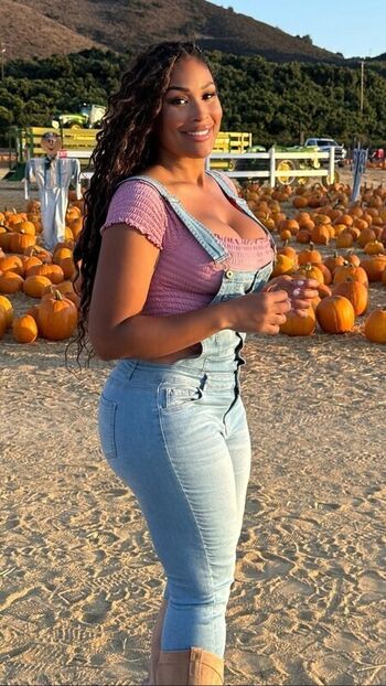 Full leaked Anansa sims private photo