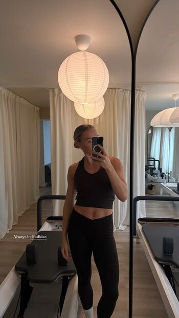 Full leaked Andrea rooth private photo