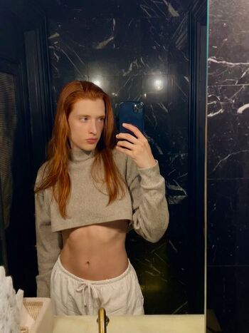 Full leaked Androgynoux boy private photo