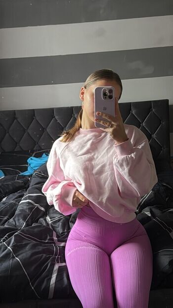 Full leaked Aneczkaa private photo