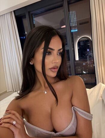 Full leaked Aneeqa farid private photo