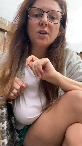 Full leaked Angryweewifey private photo