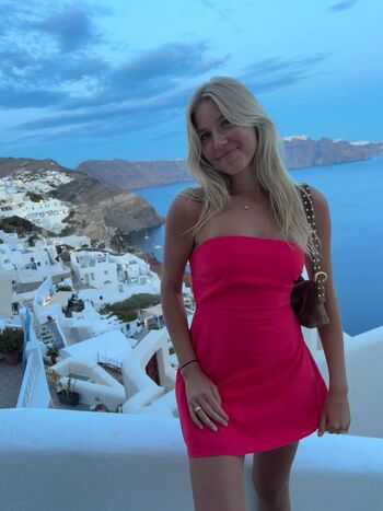 Full leaked Aniela leon page private photo