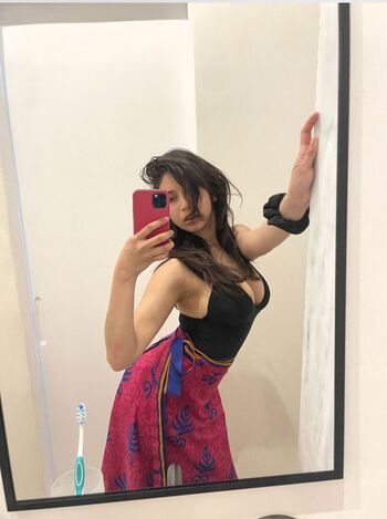 Full leaked Anika vishwanath private photo