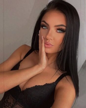 Full leaked Anitkova private photo