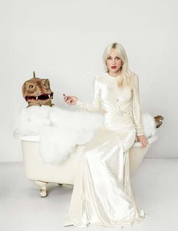 Full leaked Anna faris private photo