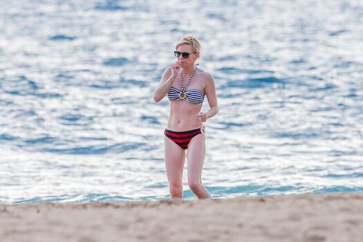 Full leaked Anna faris private photo