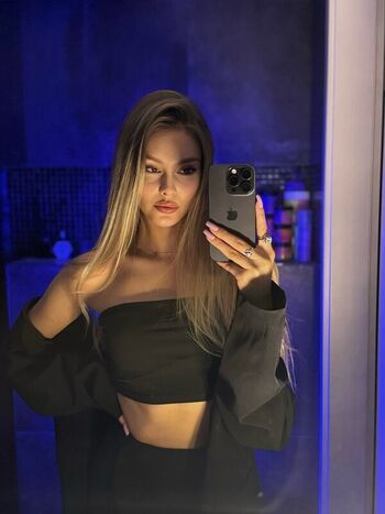 Anna Stoliar
