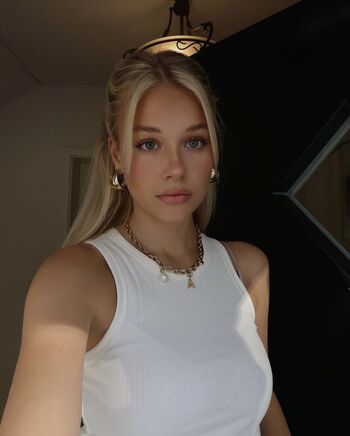 Full leaked Annaaaurelia private photo