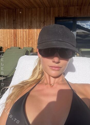 Full leaked Annaauroraegger private photo