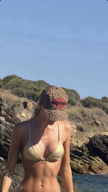 Full leaked Annaauroraegger private photo