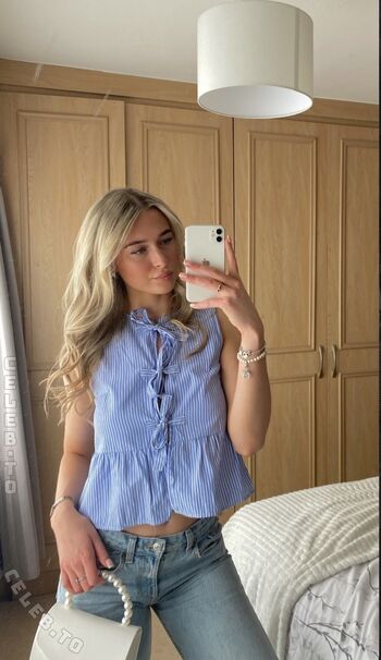 Full leaked Annabelle disley private photo