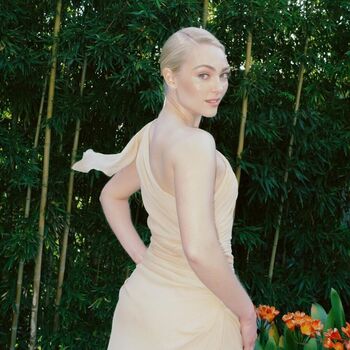 Full leaked Annasophia robb page private onlyfans photo